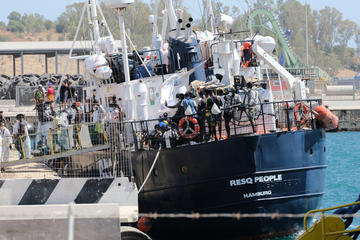 AUGUSTA, SICILY, ITALY, AUGUST 18, 166 migrants rescued by the NGO Resq People ship disembark in Augusta on 2021. © Alessio Tricani/Shutterstock