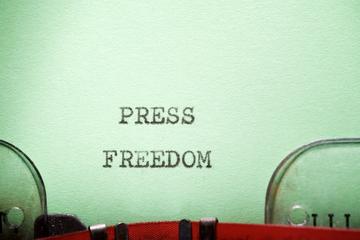 "Press freedom" scritto a macchina