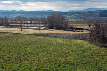 Panorama della vallata del fiume Jadar, Serbia occidentale - © banedeki/Shutterstock